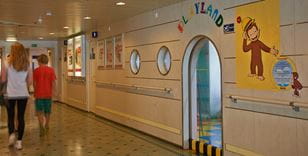 Pienten lasten leikkihuone laivalla